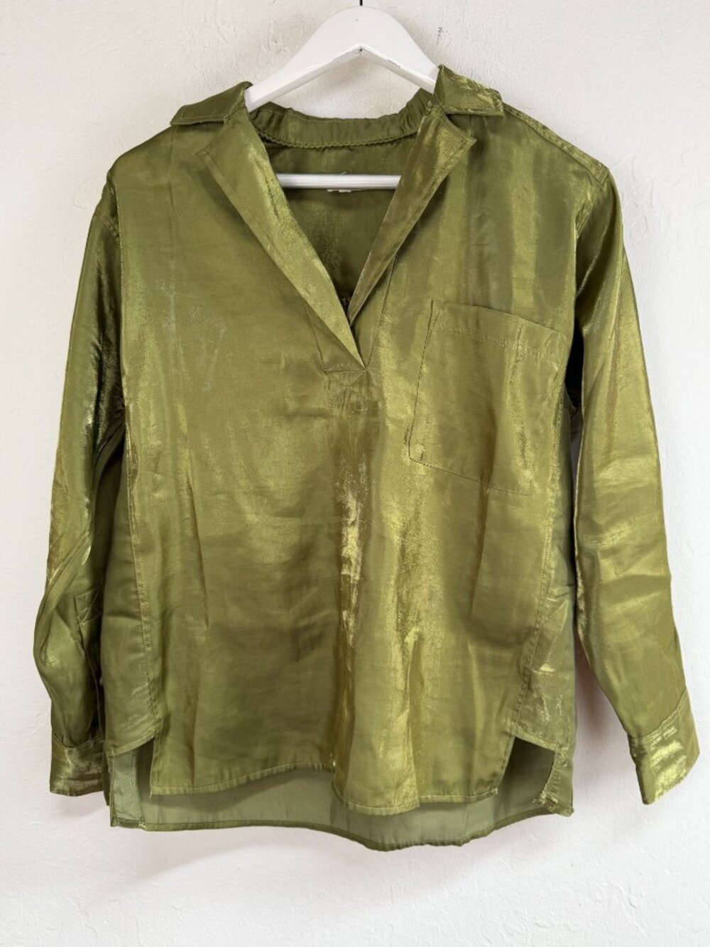 ANTHROPOLOGIE PILCRO Women Iridescent Green Metallic Shine Popover Blouse Top XS
